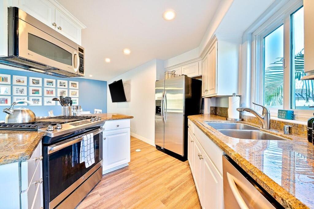 Stunning South Mission Home With Private Rooftop & Ocean Views! San Diego Eksteriør billede