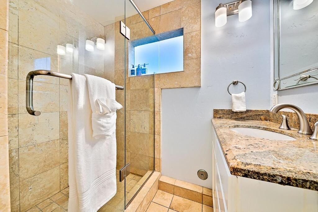 Stunning South Mission Home With Private Rooftop & Ocean Views! San Diego Eksteriør billede